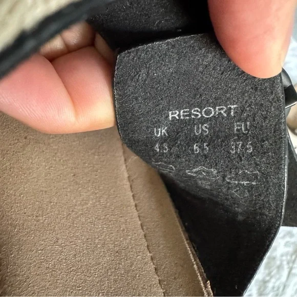 Cow Print Comfortable Thong Sandals - Picture 3 of 5